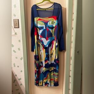 Bodycon shape print dress with built in body contouring for snatched shape.